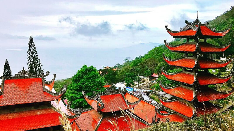 Góc trời từ đỉnh núi Tà Cú